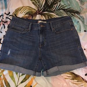 FINAL OFFER! Women’s Levi denim shorts